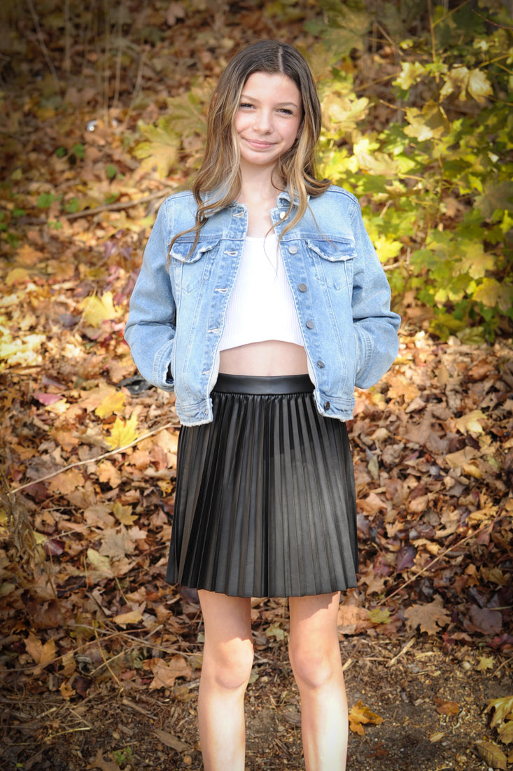 Tractr Girl Pleated Pleather Tennis Skirt