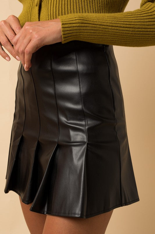 Black Pleated Faux Leather Skirt Large skirt